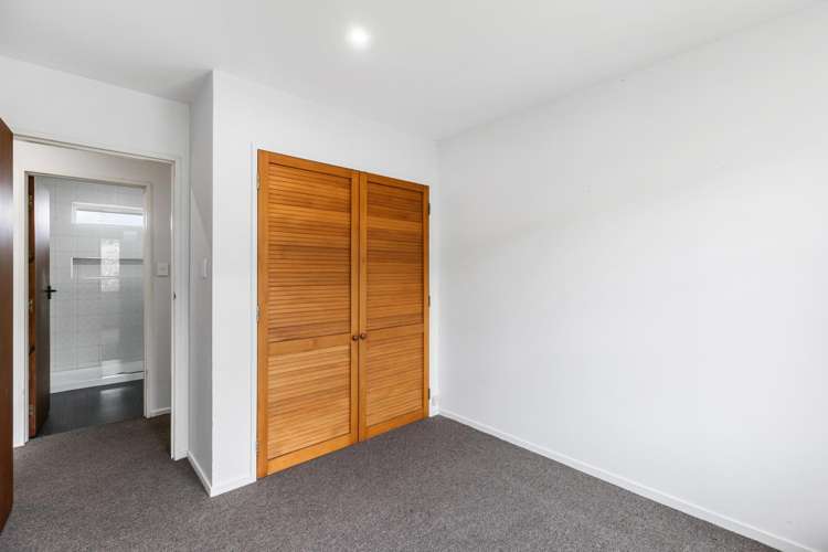 2/1 Delaware Crescent Russley_9