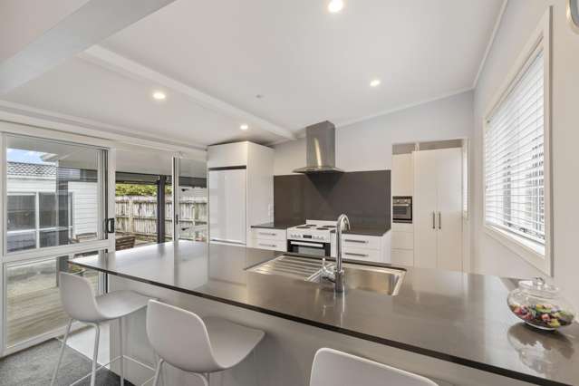 27 Tukapa Street Westown_3