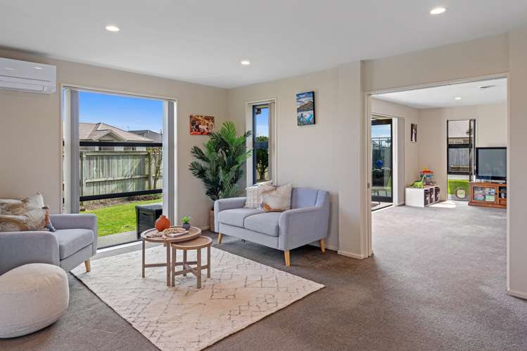 2 Flaxon Place Burwood_8
