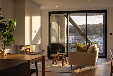 Hill View Collection, Customs Quay_2