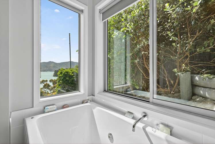 303 Marine Drive Charteris Bay_18