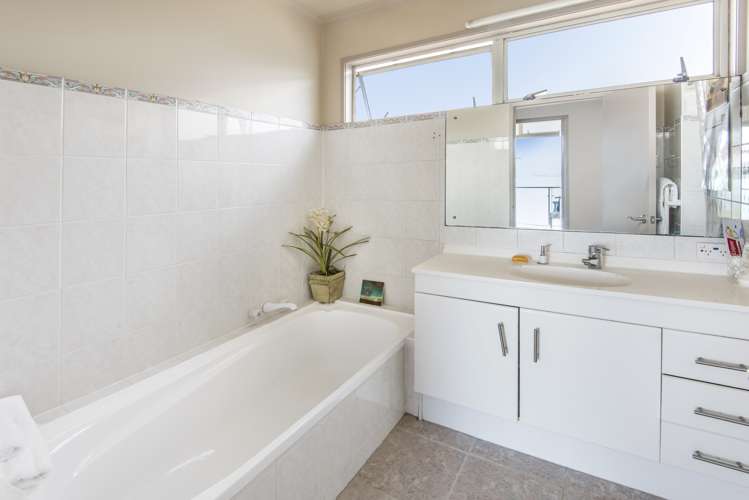 90 Seacliffe Avenue Narrow Neck_13