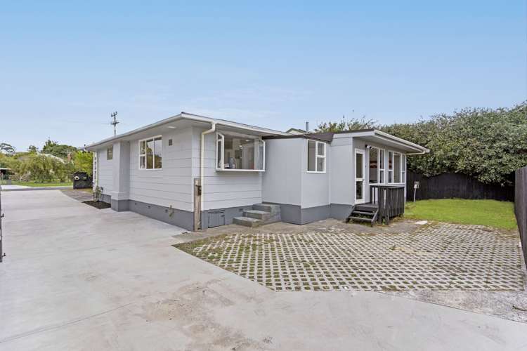 2 Archlynn Road Kelston_16