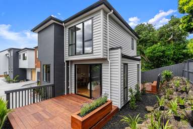 3/56 Ellerton Road_1