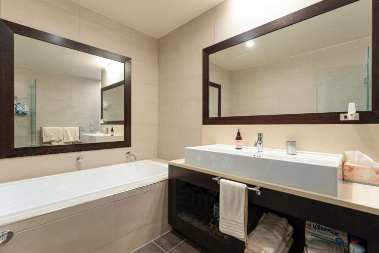 10b Belfast Terrace Queenstown_19