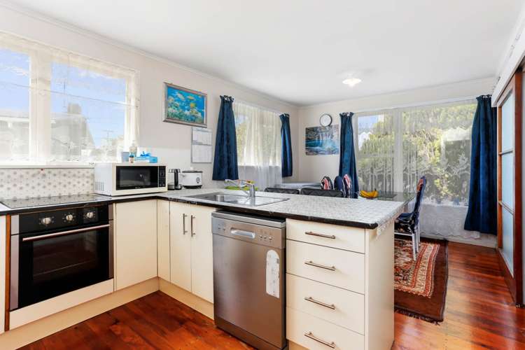 5 Drive Pickering Avenue Manurewa_11