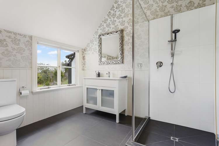 9 Chatham Avenue Paremoremo_17