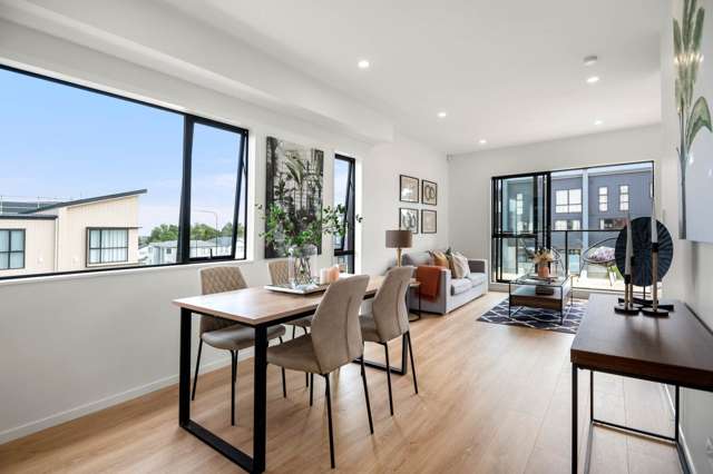 17 Papatahi Lane Flat Bush_3