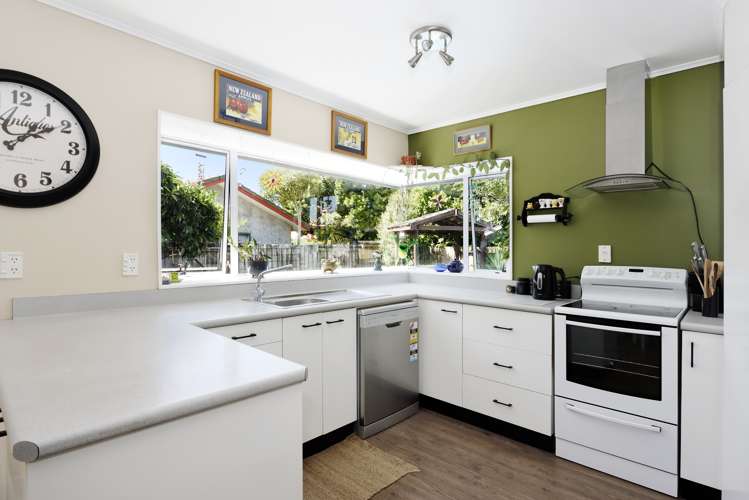 13 Malthouse Crescent Brightwater_1