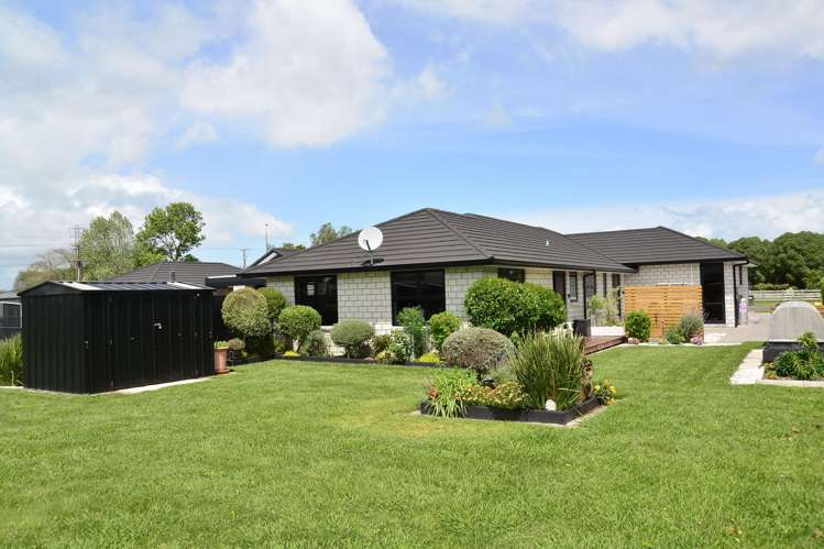 2 Alan Livingston Drive Cambridge_27