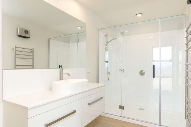 8 Whitehall Drive Springlands_13