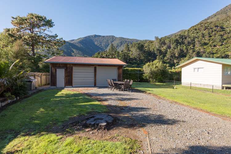 16 Renata Road Okiwi Bay_17