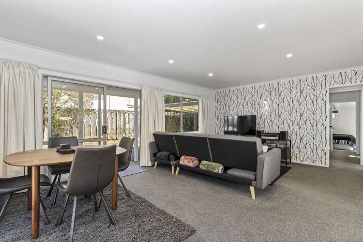 5 Robyn Hyde Place Leamington_3