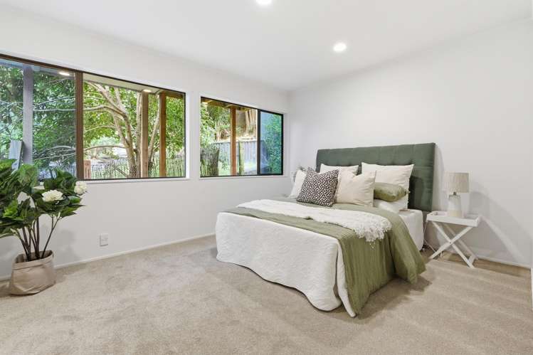 2/24 Wisteria Way Mairangi Bay_11