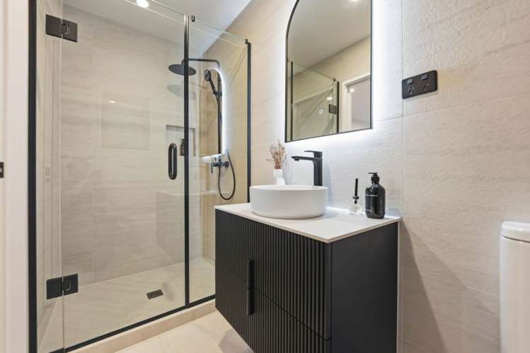 13 Torino Street Pt England_22