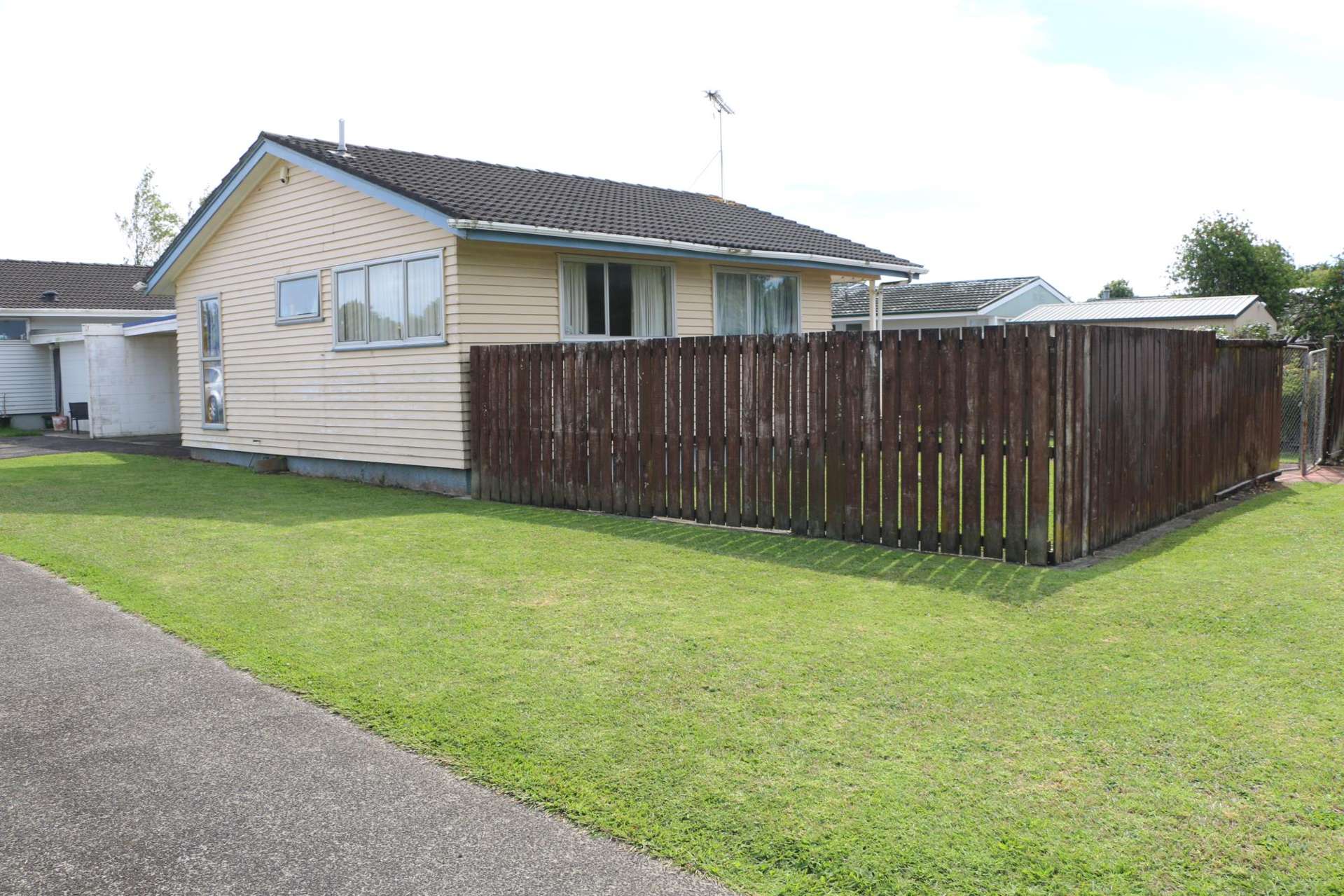 8 Huia Street Waiuku_0