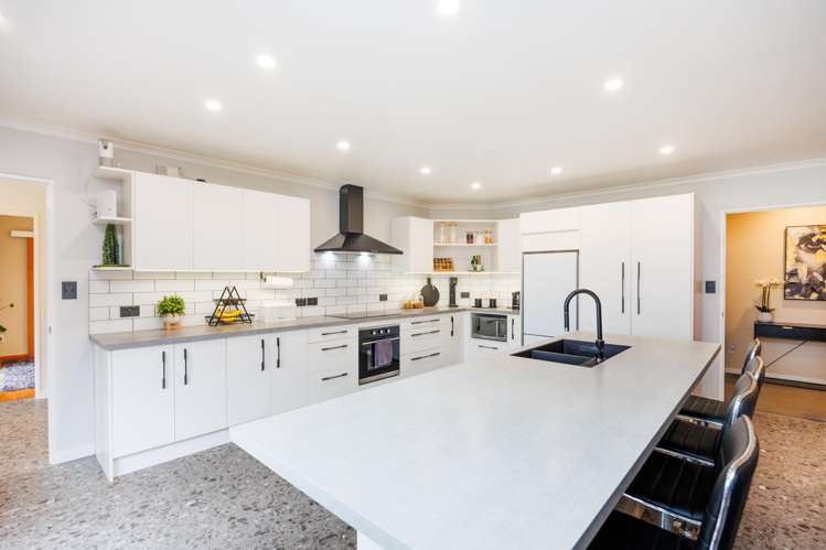 294 Polson Hill Drive Aokautere_12