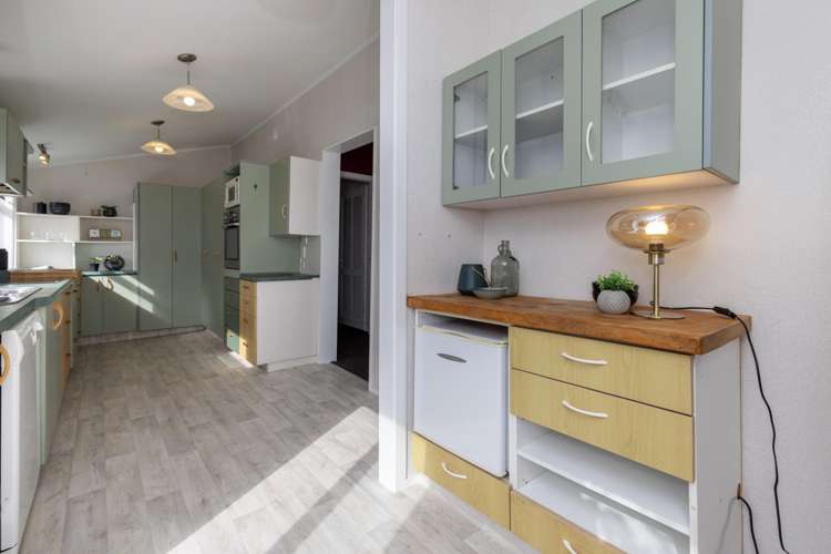 13 The Crescent Raumati South_15