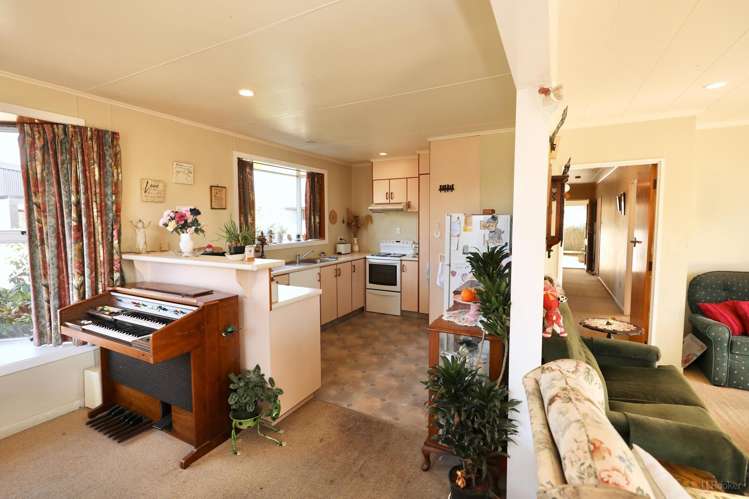 69 Main North Road Geraldine_13