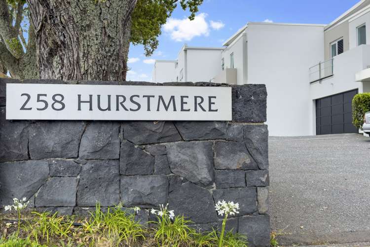 7/258 Hurstmere Road Takapuna_14