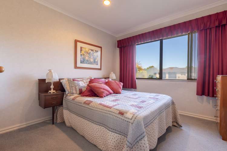 1 Curnow Place Leamington_13