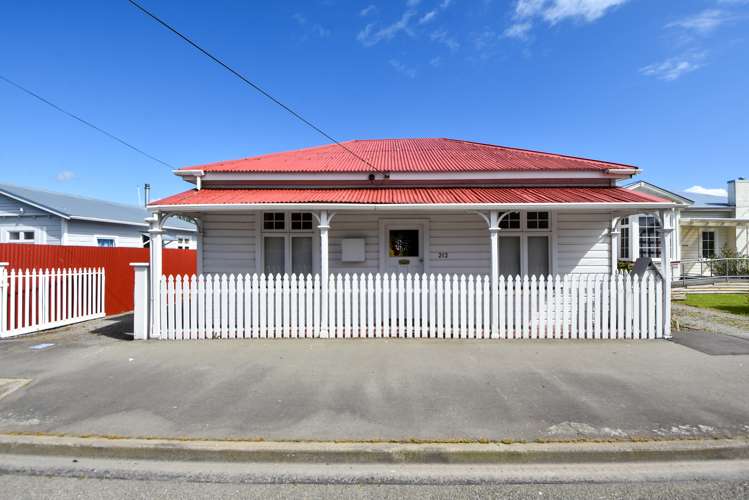 212 High Street South Carterton_20