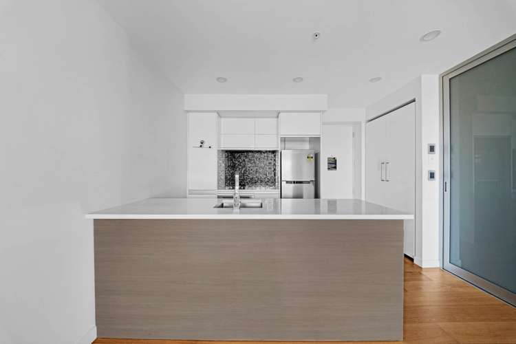 506/10 Lion Place Epsom_8