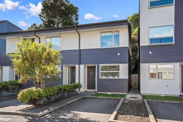 11/8 Thatcher Crescent, Crofton Downs_2