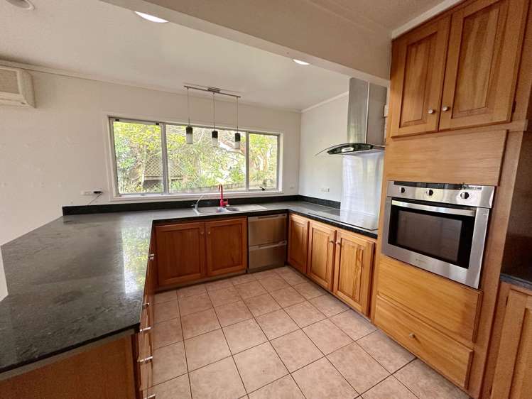 33 Blakeborough Drive Forrest Hill_2