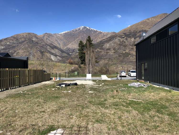 14 Lorne Street Dalefield/Wakatipu Basin_3