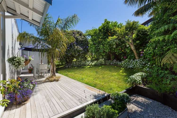 2/58 Beach Road Castor Bay_18