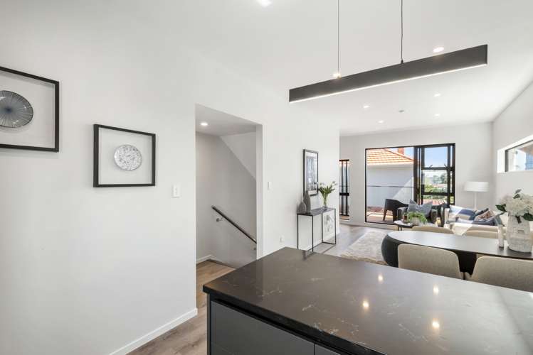 9/1b Egremont Street Belmont_12