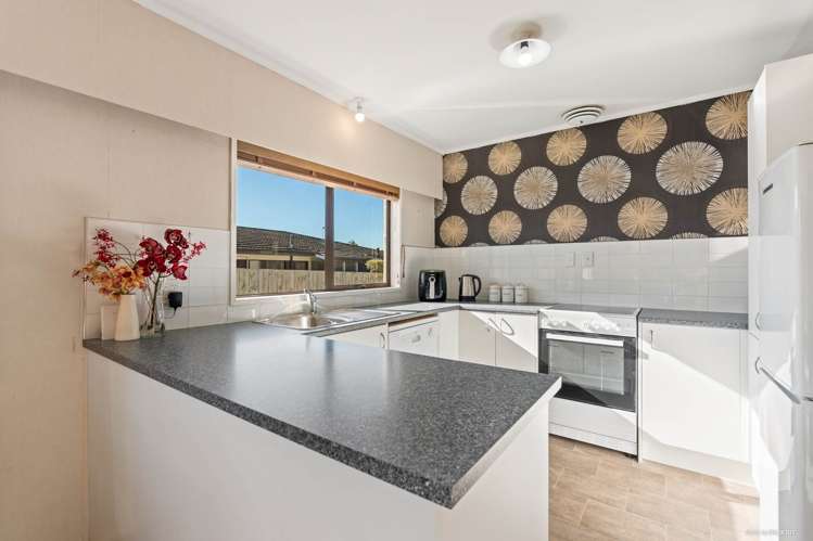 1/4 Revell Court_4