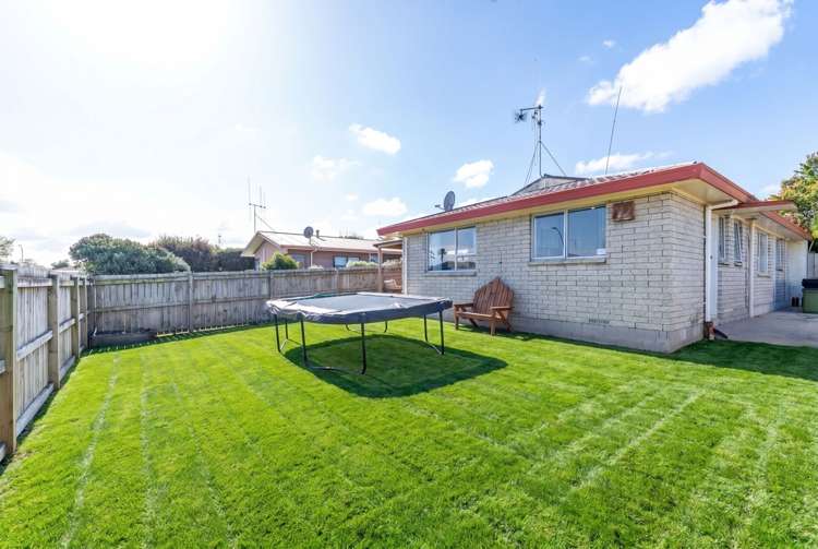 8 Leslie Place Deanwell_12