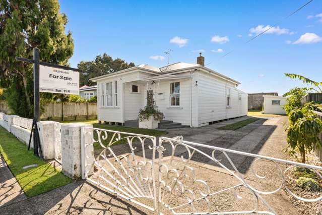 Gorgeous Cottage - A Hop & Skip From Town!