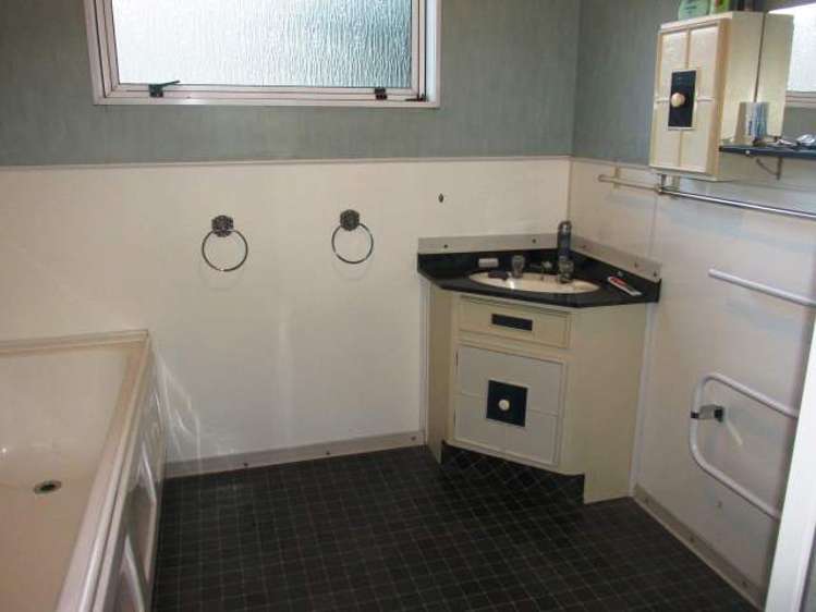 2 Lucas Street Reefton_10