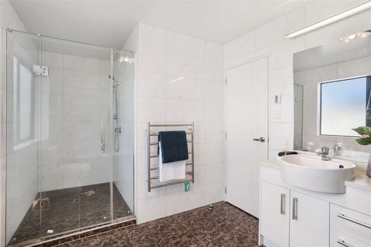 11 Evelina Lane Flat Bush_13