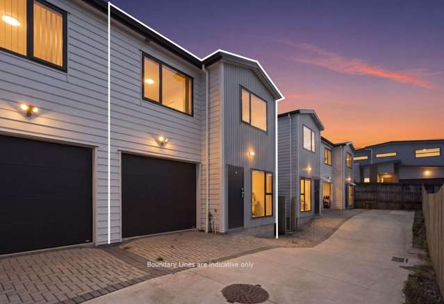 Near-New 4 Bedroom Home  Walking Distance to Howick Village