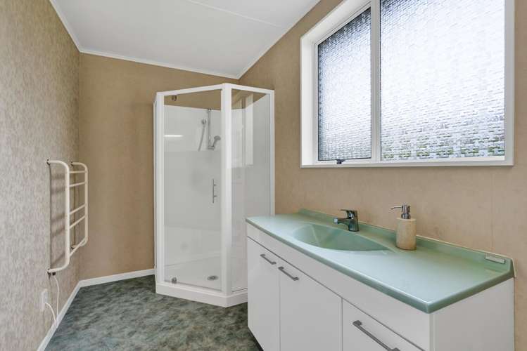 13 Quin Crescent Hawera_15