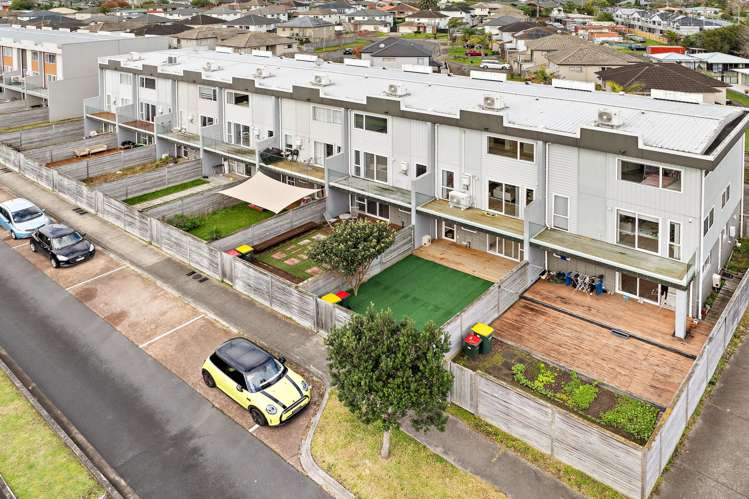 73 Bordeaux Parade Te Atatu South_18