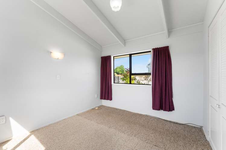 28 Kiharoa Street Otaki Beach_11