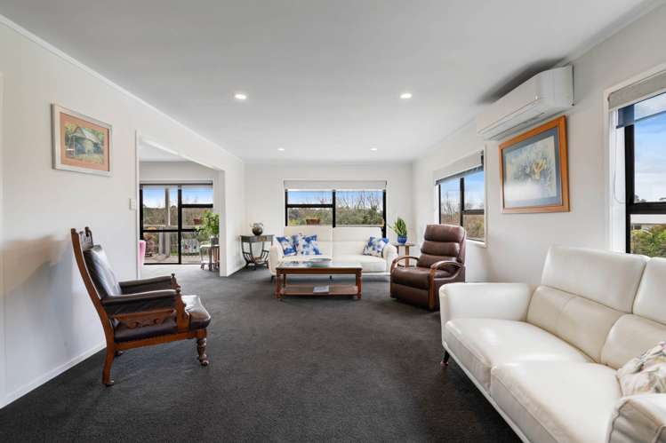 20 Roberts Road Matakatia Bay_5