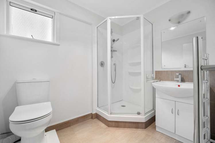 2/365 East Coast Road Mairangi Bay_21