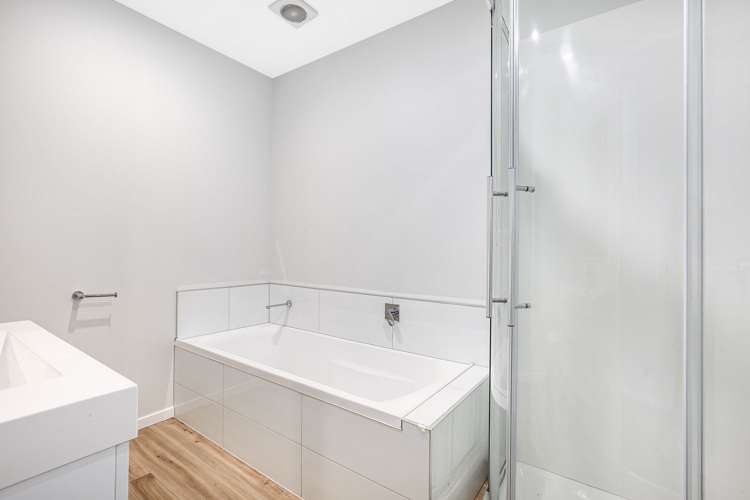3A Hillview Crescent Paparangi_25