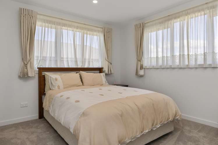 28 Magnolia Rise Waipahihi_12