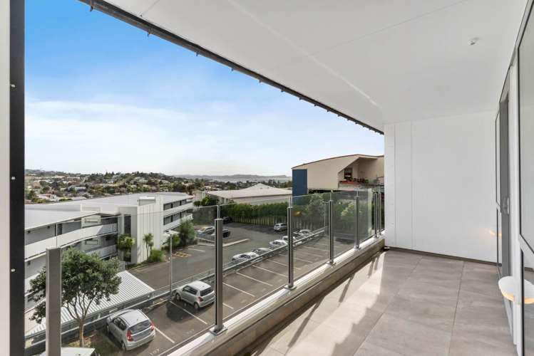 317/17 Link Crescent Stanmore Bay_8