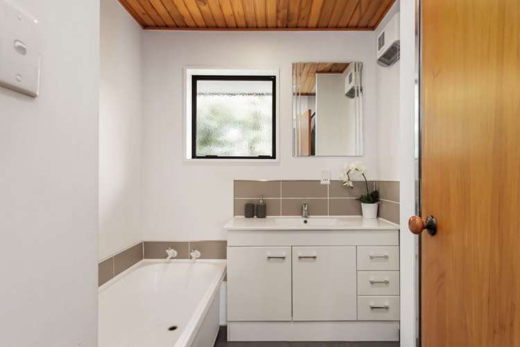 2/30 Lees Road Strowan_11