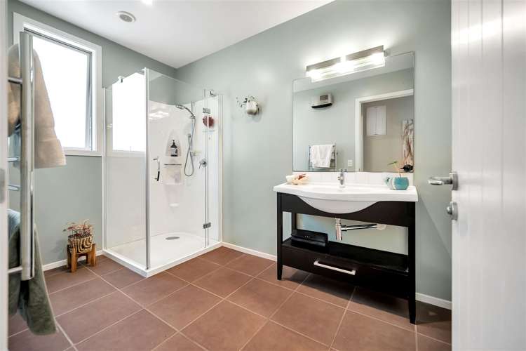 354 Bridge Valley Road Wakefield_14