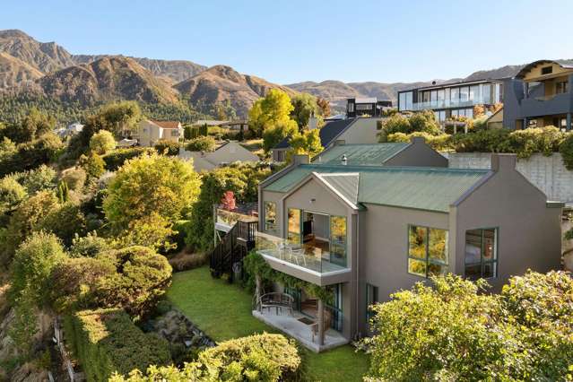 Arrowtown - Spectacular mountain views