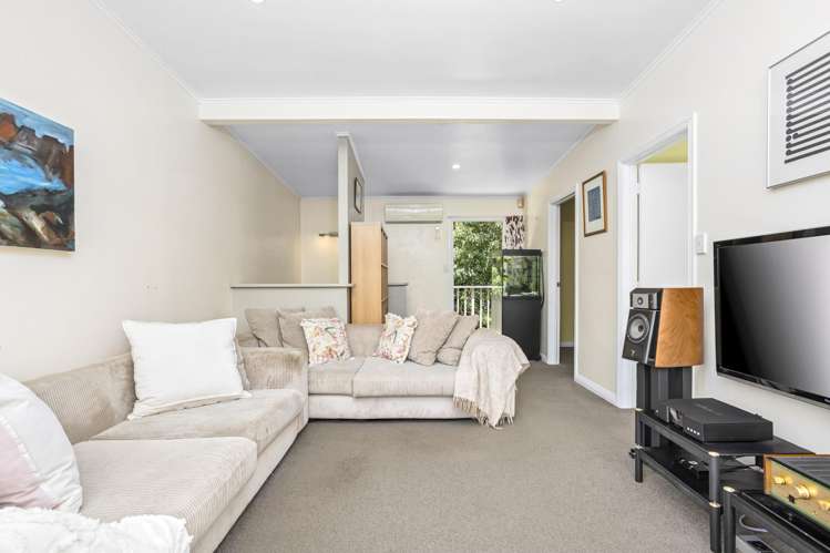 10 Turanga Road Henderson Valley_12